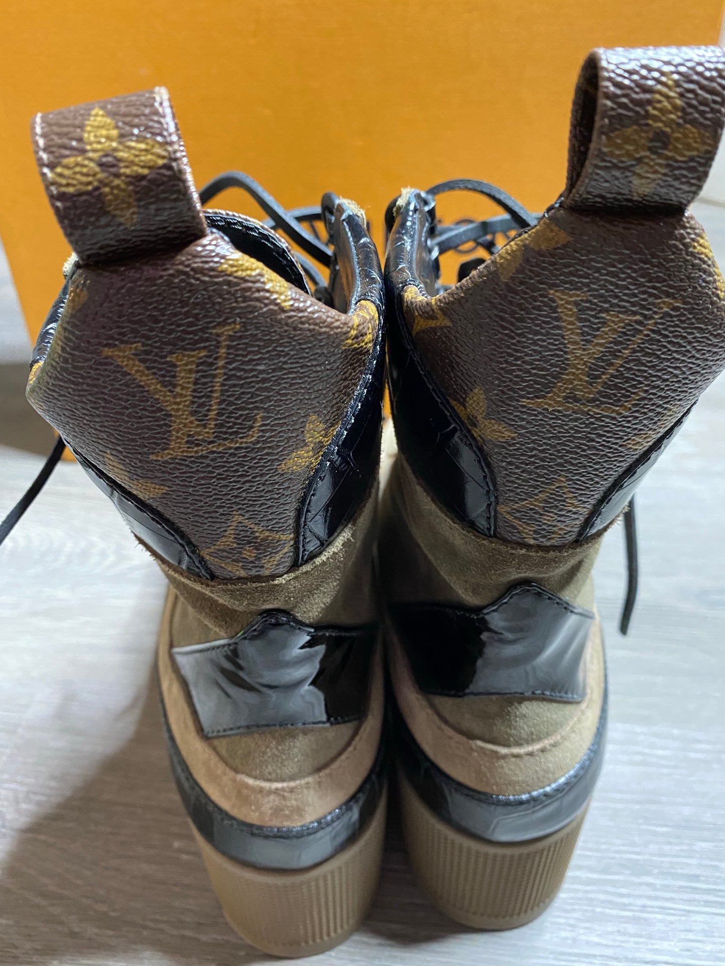 Louis Vuitton LAUREATE PLATFORM DESERT BOOT